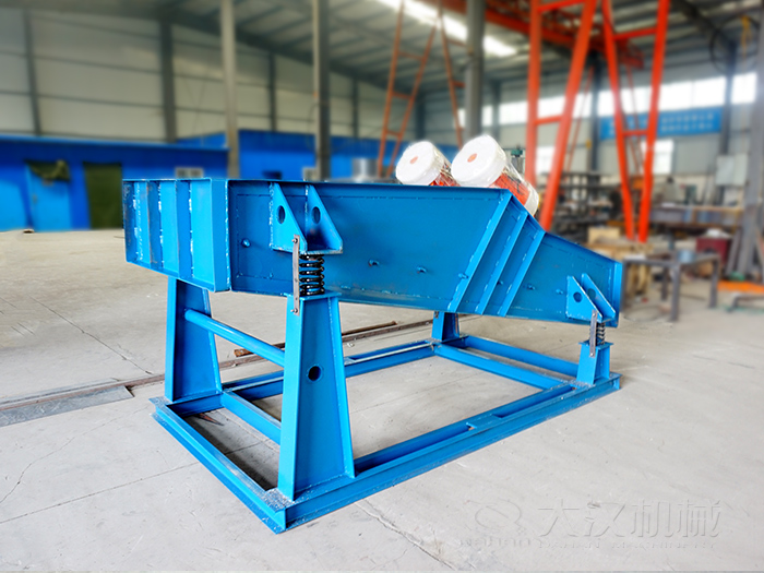 大型振動篩主要是用來篩分煤礦，礦石一些大型的篩分場地中。